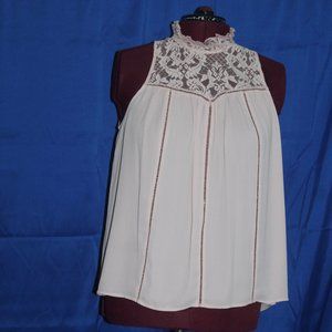 Worthington SleevelessSmoke rose colored blouse